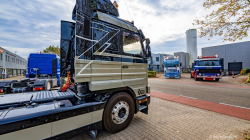 20251019-Tom-Holding-00571